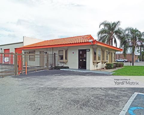 Source URL: https://cdnsc.rentcafe.com/dmslivecafe/3/1066957/1066957-1-4.jpg?width=-1&height=385&quality=80