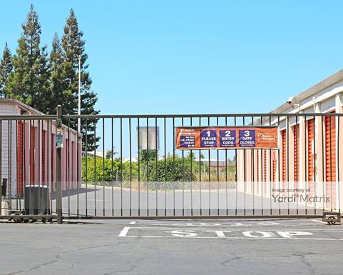 Source URL: https://cdnsc.rentcafe.com/dmslivecafe/3/1067062/1067062-1-2.jpg?width=-1&height=385&quality=80