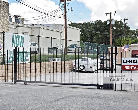 Source URL: https://cdnsc.rentcafe.com/dmslivecafe/3/1067128/1067128-1-4.jpg?width=-1&height=385&quality=80