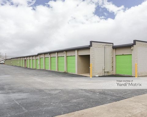 Source URL: https://cdnsc.rentcafe.com/dmslivecafe/3/1067146/1067146-1-5.jpg?width=-1&height=385&quality=80