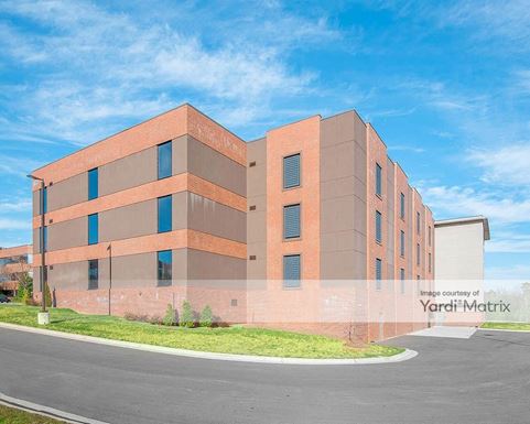 Source URL: https://cdnsc.rentcafe.com/dmslivecafe/3/1067152/1067152-1-5.jpg?width=-1&height=385&quality=80