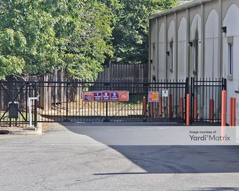 Source URL: https://cdnsc.rentcafe.com/dmslivecafe/3/1067335/1067335-1-5.jpg?width=-1&height=385&quality=80