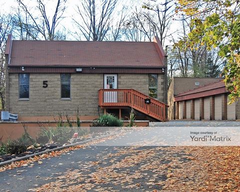 Source URL: https://cdnsc.rentcafe.com/dmslivecafe/3/1067357/1067357-1-4.jpg?width=-1&height=385&quality=80