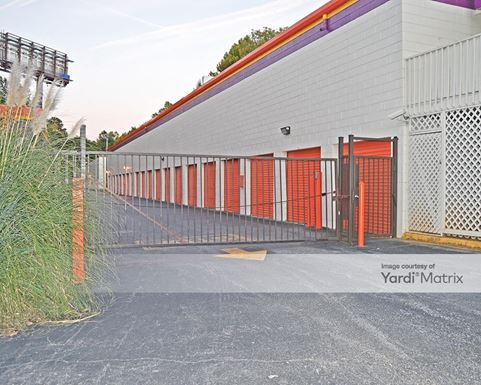 Source URL: https://cdnsc.rentcafe.com/dmslivecafe/3/1067403/1067403-1-2.jpg?width=-1&height=385&quality=80