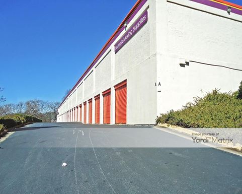 Source URL: https://cdnsc.rentcafe.com/dmslivecafe/3/1067407/1067407-1-5.jpg?width=-1&height=385&quality=80