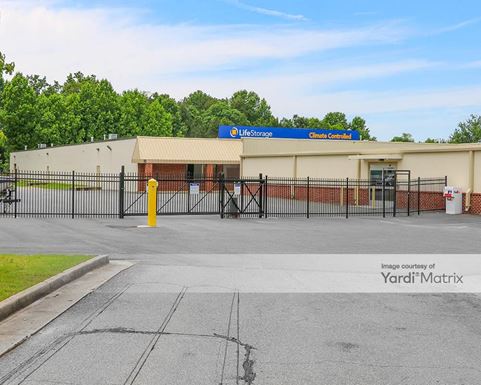 Source URL: https://cdnsc.rentcafe.com/dmslivecafe/3/1067436/1067436-1-2.jpg?width=-1&height=385&quality=80