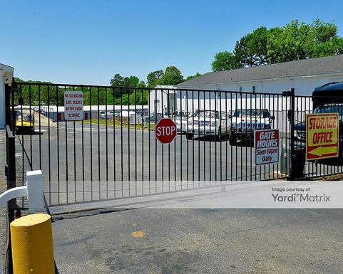 Source URL: https://cdnsc.rentcafe.com/dmslivecafe/3/1067476/1067476-1-5.jpg?width=-1&height=385&quality=80