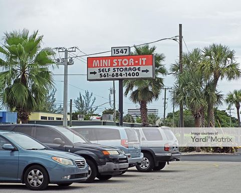 Source URL: https://cdnsc.rentcafe.com/dmslivecafe/3/1067487/1067487-1-5.jpg?width=-1&height=385&quality=80