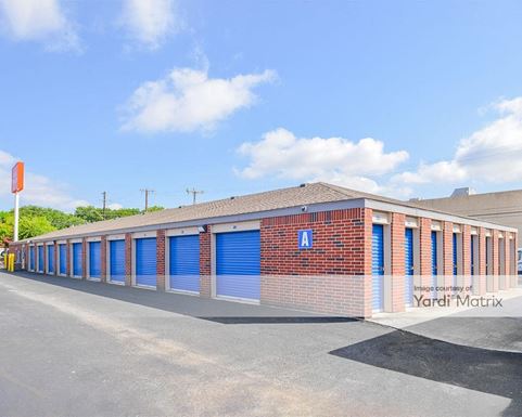 Source URL: https://cdnsc.rentcafe.com/dmslivecafe/3/1067559/1067559-1-2.jpg?width=-1&height=385&quality=80