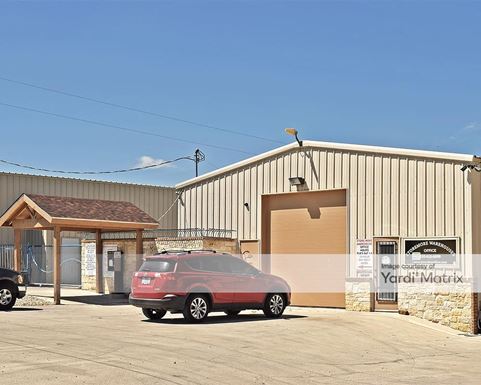 Source URL: https://cdnsc.rentcafe.com/dmslivecafe/3/1067560/1067560-1-5.jpg?width=-1&height=385&quality=80