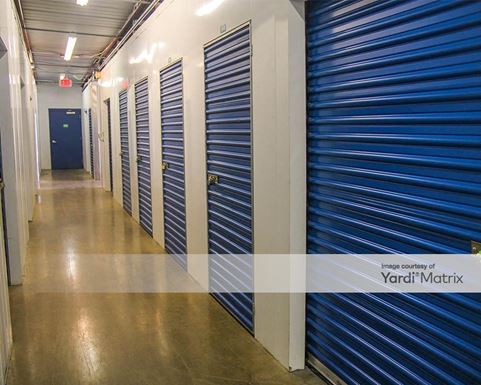 Source URL: https://cdnsc.rentcafe.com/dmslivecafe/3/1067605/1067605-1-4.jpg?width=-1&height=385&quality=80