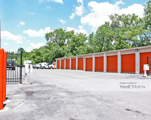 Source URL: https://cdnsc.rentcafe.com/dmslivecafe/3/1067617/1067617-1-4.jpg?width=-1&height=385&quality=80