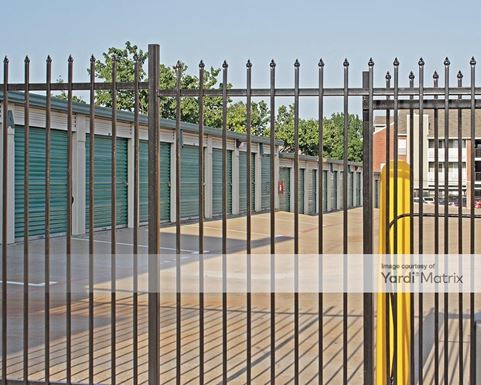 Source URL: https://cdnsc.rentcafe.com/dmslivecafe/3/1067640/1067640-1-3.jpg?width=-1&height=385&quality=80