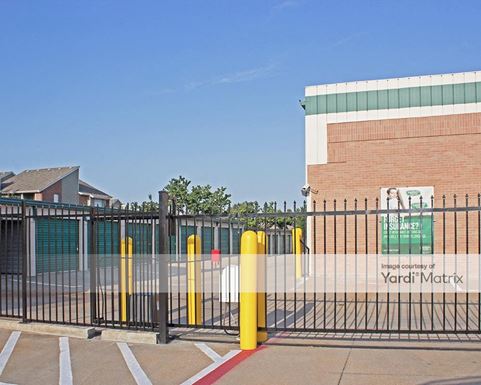 Source URL: https://cdnsc.rentcafe.com/dmslivecafe/3/1067640/1067640-1-4.jpg?width=-1&height=385&quality=80