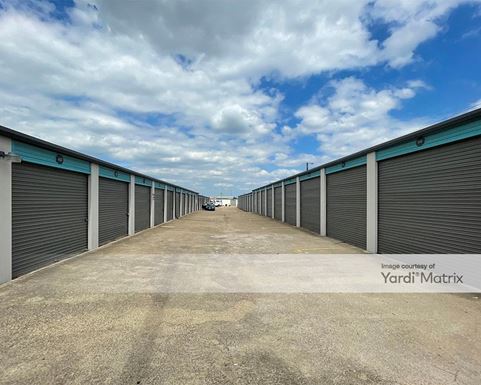 Source URL: https://cdnsc.rentcafe.com/dmslivecafe/3/1067669/1067669-1-5.jpg?width=-1&height=385&quality=80