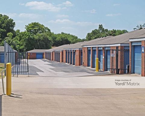 Source URL: https://cdnsc.rentcafe.com/dmslivecafe/3/1067763/1067763-1-5.jpg?width=-1&height=385&quality=80