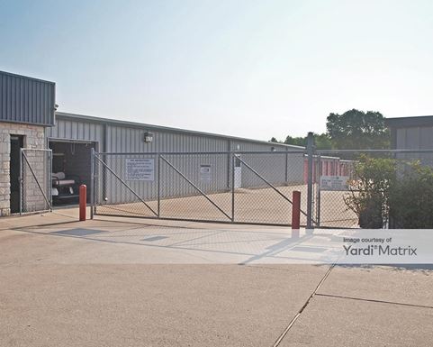 Source URL: https://cdnsc.rentcafe.com/dmslivecafe/3/1067768/1067768-1-4.jpg?width=-1&height=385&quality=80