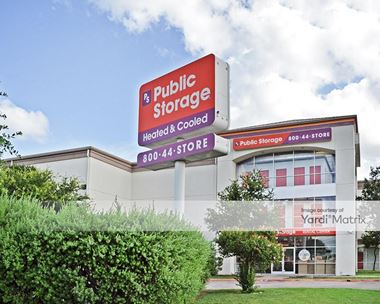 Storage Units for Rent available at 8101 North Lamar Blvd, Austin, TX 78753