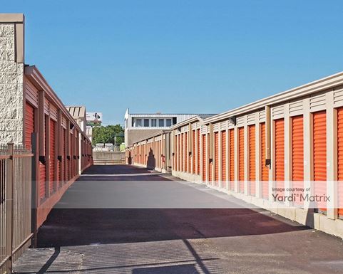 Source URL: https://cdnsc.rentcafe.com/dmslivecafe/3/1067784/1067784-1-4.jpg?width=-1&height=385&quality=80