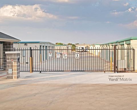 Source URL: https://cdnsc.rentcafe.com/dmslivecafe/3/1067808/1067808-1-4.jpg?width=-1&height=385&quality=80