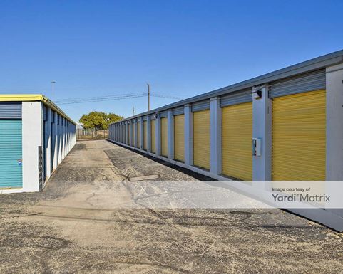 Source URL: https://cdnsc.rentcafe.com/dmslivecafe/3/1067813/1067813-1-4.jpg?width=-1&height=385&quality=80