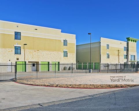 Source URL: https://cdnsc.rentcafe.com/dmslivecafe/3/1067828/1067828-1-5.jpg?width=-1&height=385&quality=80