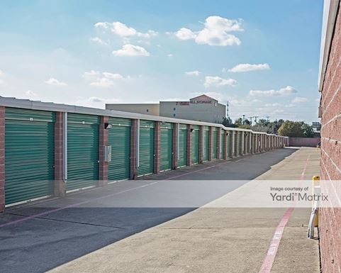 Source URL: https://cdnsc.rentcafe.com/dmslivecafe/3/1067857/1067857-1-5.jpg?width=-1&height=385&quality=80