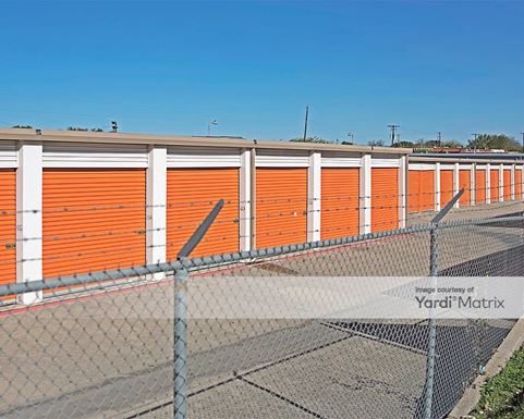 Source URL: https://cdnsc.rentcafe.com/dmslivecafe/3/1067872/1067872-1-4.jpg?width=-1&height=385&quality=80