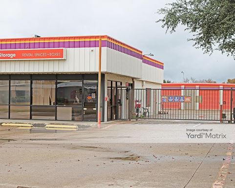 Source URL: https://cdnsc.rentcafe.com/dmslivecafe/3/1067874/1067874-1-4.jpg?width=-1&height=385&quality=80