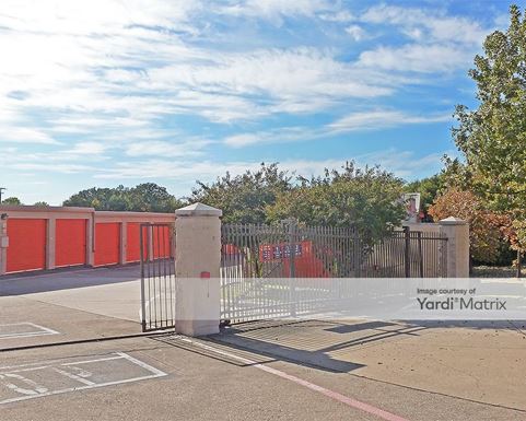 Source URL: https://cdnsc.rentcafe.com/dmslivecafe/3/1067876/1067876-1-4.jpg?width=-1&height=385&quality=80