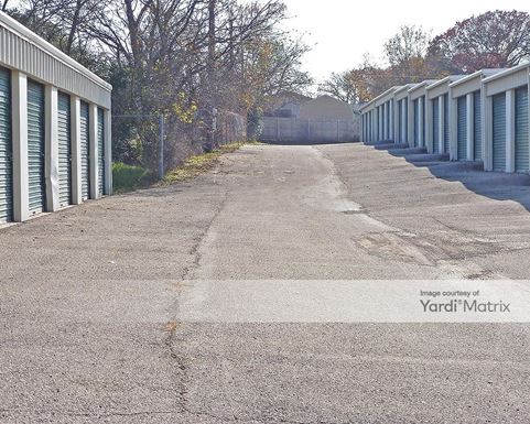 Source URL: https://cdnsc.rentcafe.com/dmslivecafe/3/1067880/1067880-1-4.jpg?width=-1&height=385&quality=80