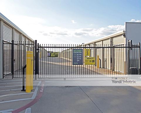 Source URL: https://cdnsc.rentcafe.com/dmslivecafe/3/1067888/1067888-1-4.jpg?width=-1&height=385&quality=80