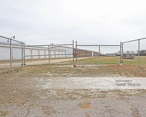 Source URL: https://cdnsc.rentcafe.com/dmslivecafe/3/1067892/1067892-1-2.jpg?width=-1&height=385&quality=80