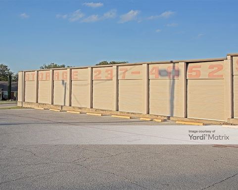 Source URL: https://cdnsc.rentcafe.com/dmslivecafe/3/1067895/1067895-1-4.jpg?width=-1&height=385&quality=80