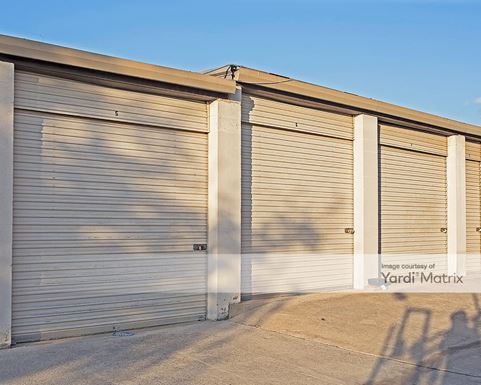 Source URL: https://cdnsc.rentcafe.com/dmslivecafe/3/1067895/1067895-1-5.jpg?width=-1&height=385&quality=80