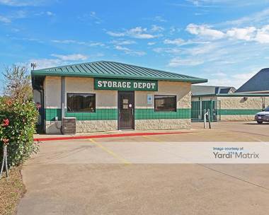 Storage Units for Rent available at 6650 North Riverside Drive, Fort Worth, TX 76137