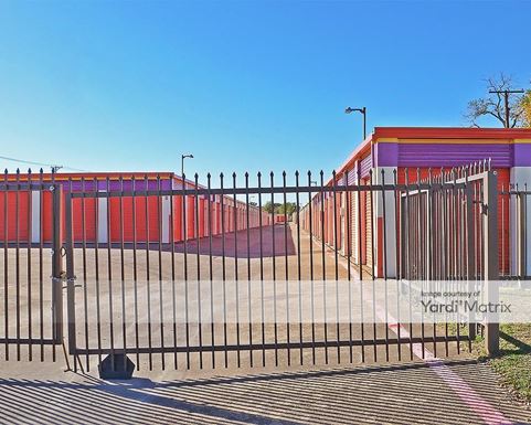 Source URL: https://cdnsc.rentcafe.com/dmslivecafe/3/1067921/1067921-1-4.jpg?width=-1&height=385&quality=80