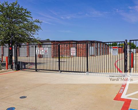 Source URL: https://cdnsc.rentcafe.com/dmslivecafe/3/1067957/1067957-1-2.jpg?width=-1&height=385&quality=80