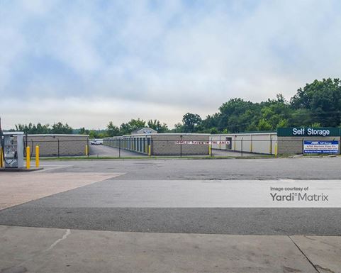 Source URL: https://cdnsc.rentcafe.com/dmslivecafe/3/1067967/1067967-1-5.jpg?width=-1&height=385&quality=80