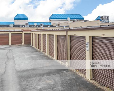 Source URL: https://cdnsc.rentcafe.com/dmslivecafe/3/1068000/1068000-1-5.jpg?width=-1&height=385&quality=80