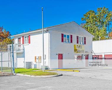 Storage Units for Rent available at 15311 Warwick Blvd, Newport News, VA 23608