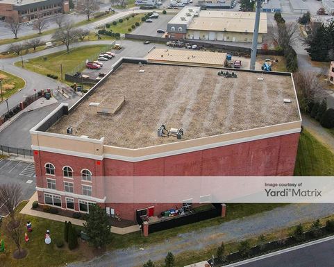 Source URL: https://cdnsc.rentcafe.com/dmslivecafe/3/1068156/1068156-1-4.jpg?width=-1&height=385&quality=80