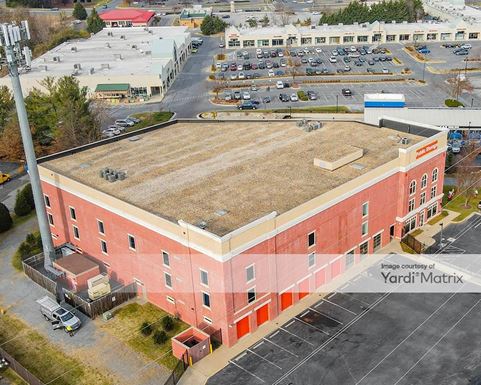 Source URL: https://cdnsc.rentcafe.com/dmslivecafe/3/1068156/1068156-1-5.jpg?width=-1&height=385&quality=80