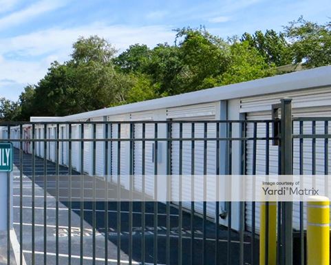 Source URL: https://cdnsc.rentcafe.com/dmslivecafe/3/1068237/1068237-1-3.jpg?width=-1&height=385&quality=80