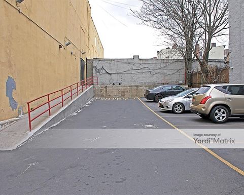 Source URL: https://cdnsc.rentcafe.com/dmslivecafe/3/1068283/1068283-1-4.jpg?width=-1&height=385&quality=80