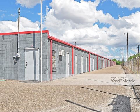 Source URL: https://cdnsc.rentcafe.com/dmslivecafe/3/1068291/1068291-1-4.jpg?width=-1&height=385&quality=80