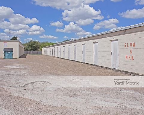 Source URL: https://cdnsc.rentcafe.com/dmslivecafe/3/1068305/1068305-1-5.jpg?width=-1&height=385&quality=80