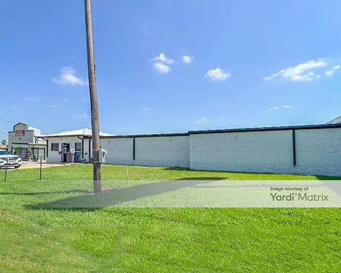 Source URL: https://cdnsc.rentcafe.com/dmslivecafe/3/1068312/1068312-1-2.jpg?width=-1&height=385&quality=80