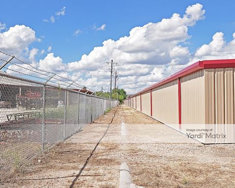 Source URL: https://cdnsc.rentcafe.com/dmslivecafe/3/1068315/1068315-1-4.jpg?width=-1&height=385&quality=80