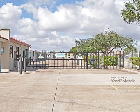 Source URL: https://cdnsc.rentcafe.com/dmslivecafe/3/1068318/1068318-1-4.jpg?width=-1&height=385&quality=80